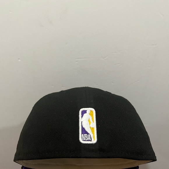 New Era, 59Fifty Fitted Hat, Los Angeles Lakers, 17x Champions, Black - Picture 6 of 10